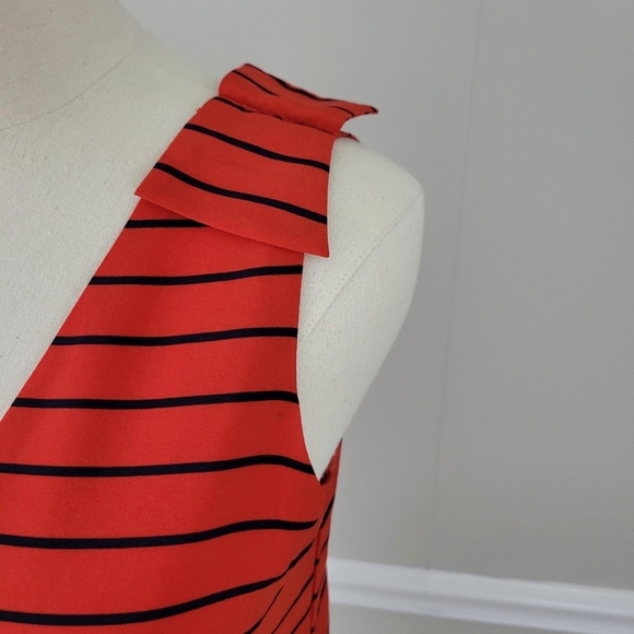 Banana Republic Deep V-Neckline Sleeveless Top Size XS - Picture 2 of 6